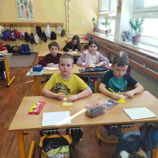 Další