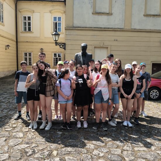 Další